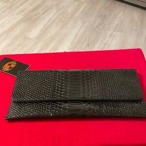 Urban Expressions Clutch Purse-All-over reptile pattern-Strapless bag-Foldover